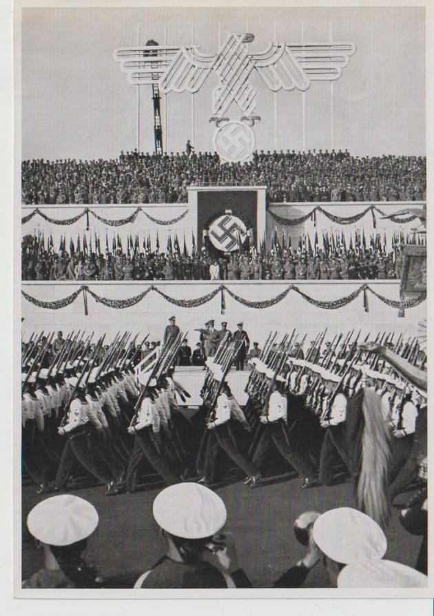 Der Reichsparteitag zu Nürnberg 1935. Die Marine beim Vorbeimarsch am Tage der Wehrmacht, Bild Nr. 153, Sammelwerk Nr. 15, Adolf Hitler